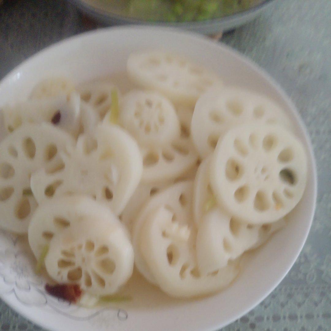 怎么炒，炒出来不发黑的香脆炒藕片
