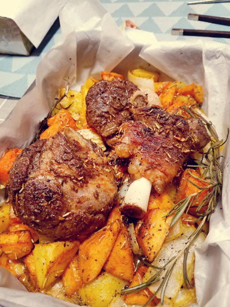 孜然蒜香烤羊腿