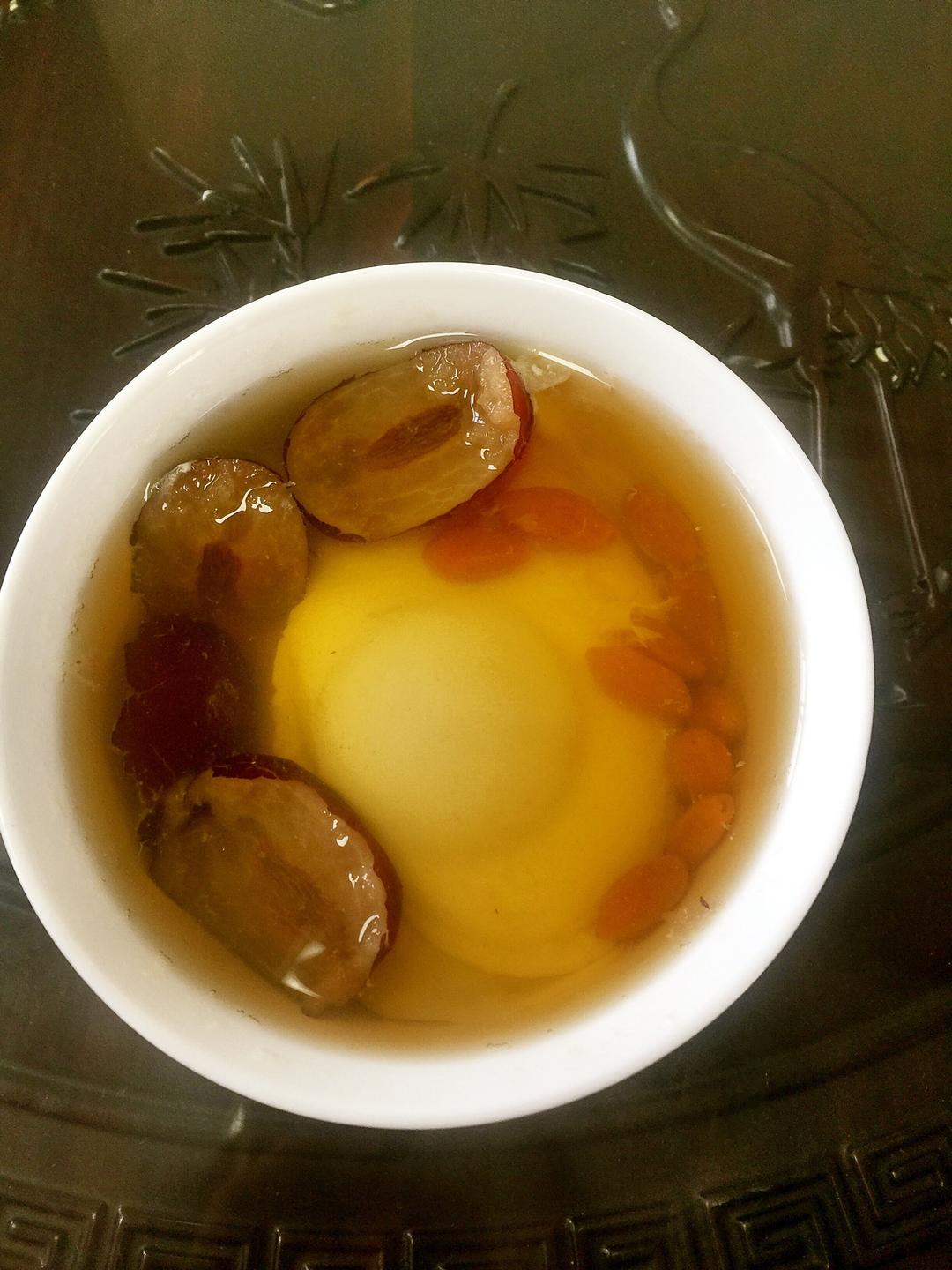 红枣枸杞煨蛋的做法