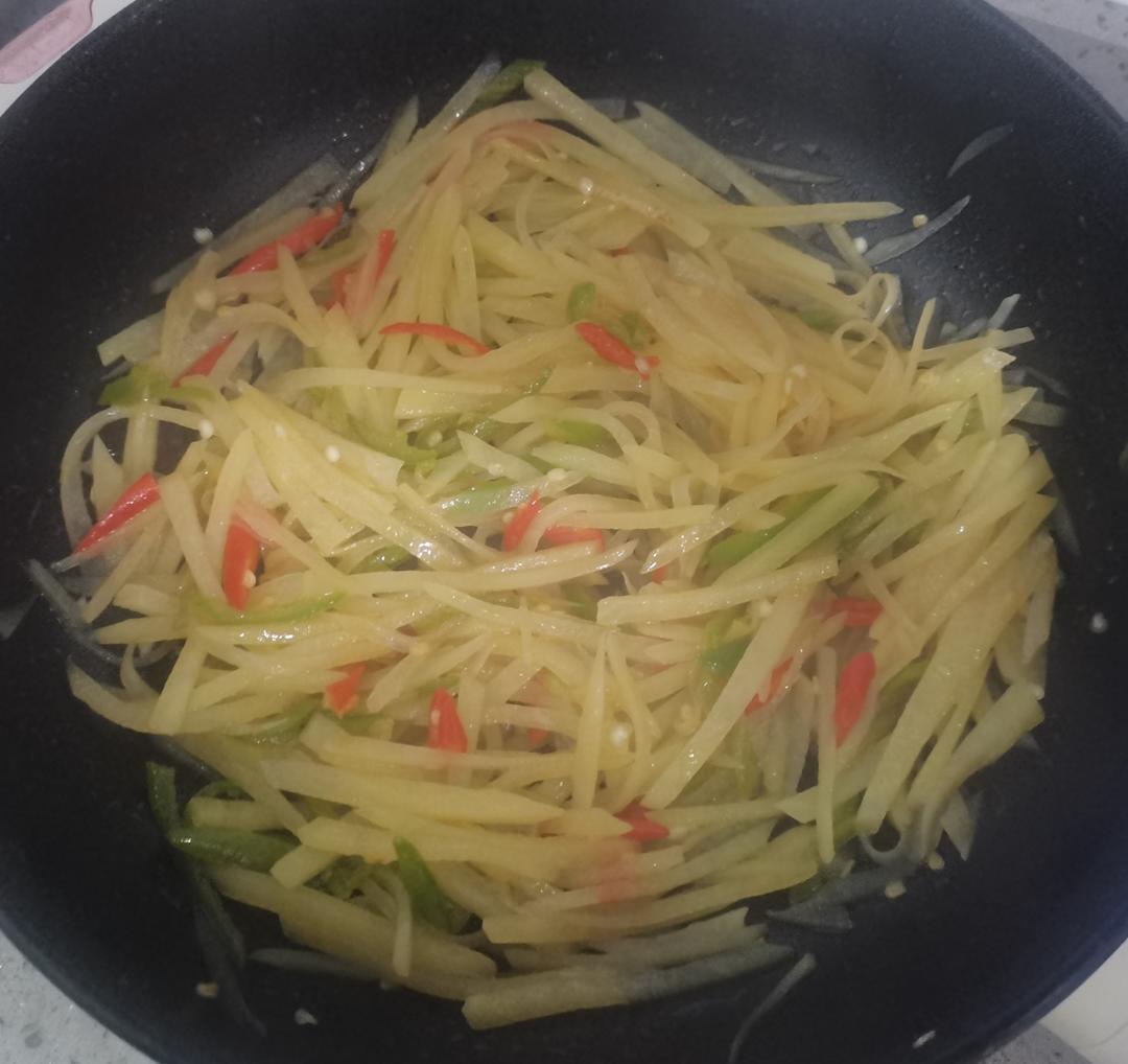 酸辣土豆丝的家常做法 超级下饭