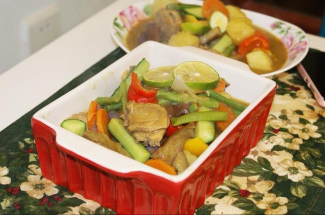 泰式青咖喱鸡肉烩时蔬的做法