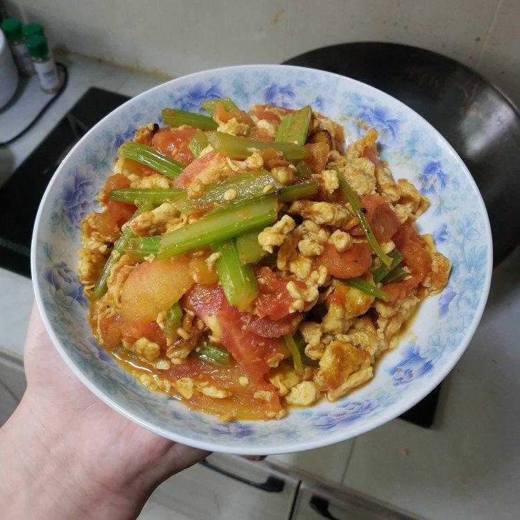 芹菜西红柿炒鸡蛋