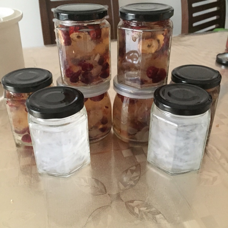 蔓越莓桃胶银耳羹