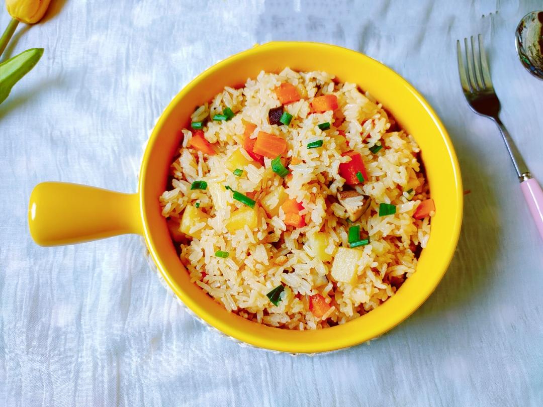 土豆香菇胡萝卜焖饭