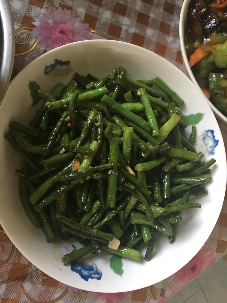 蒜炒豇豆（长豆角）
