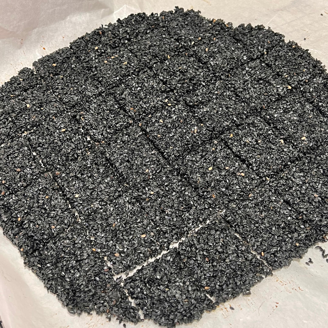 健康黑芝麻薄饼（仅需三步）