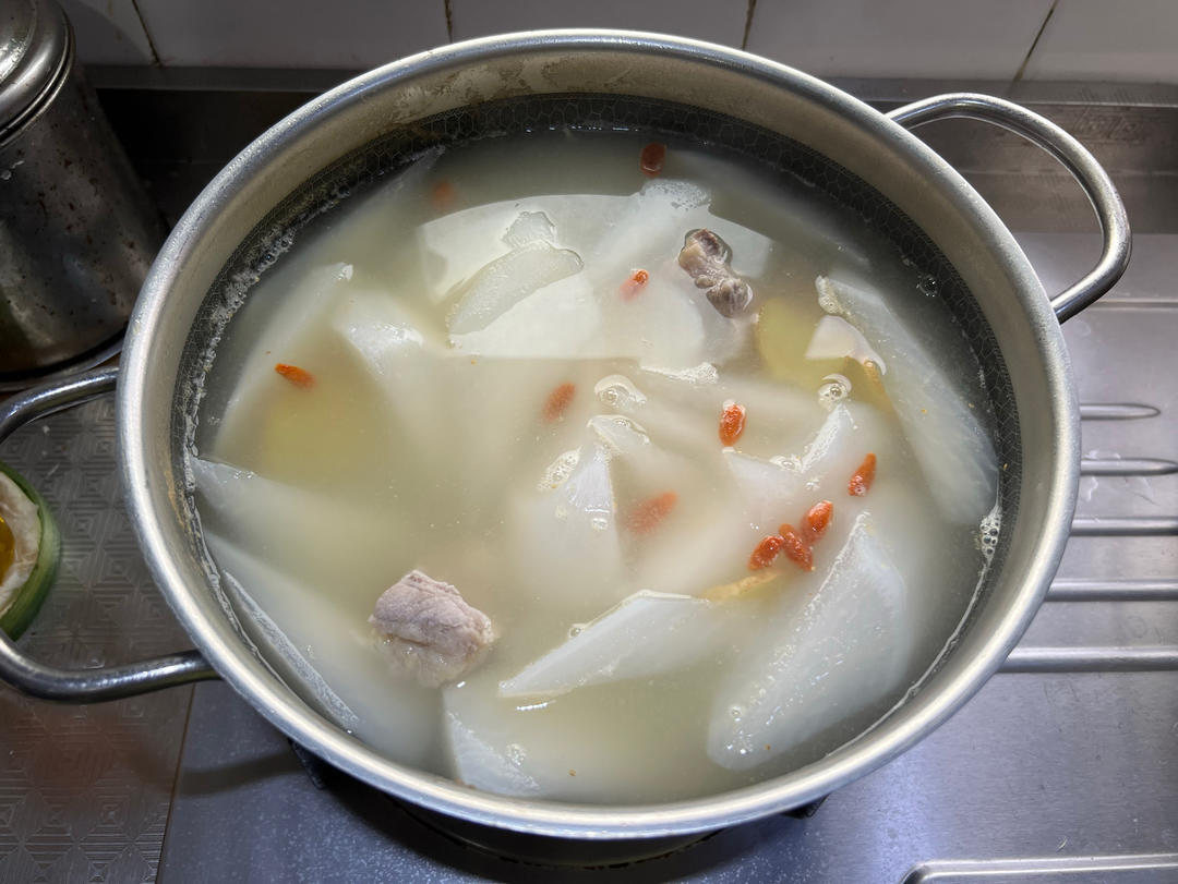 生津润肺萝卜猪骨清汤