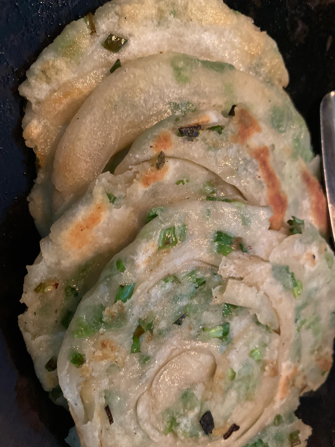 【葱油饼】假期好好做早餐，4步吃上香脆葱油饼！