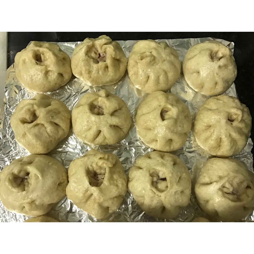 包包子的手法（鲜虾猪肉包）