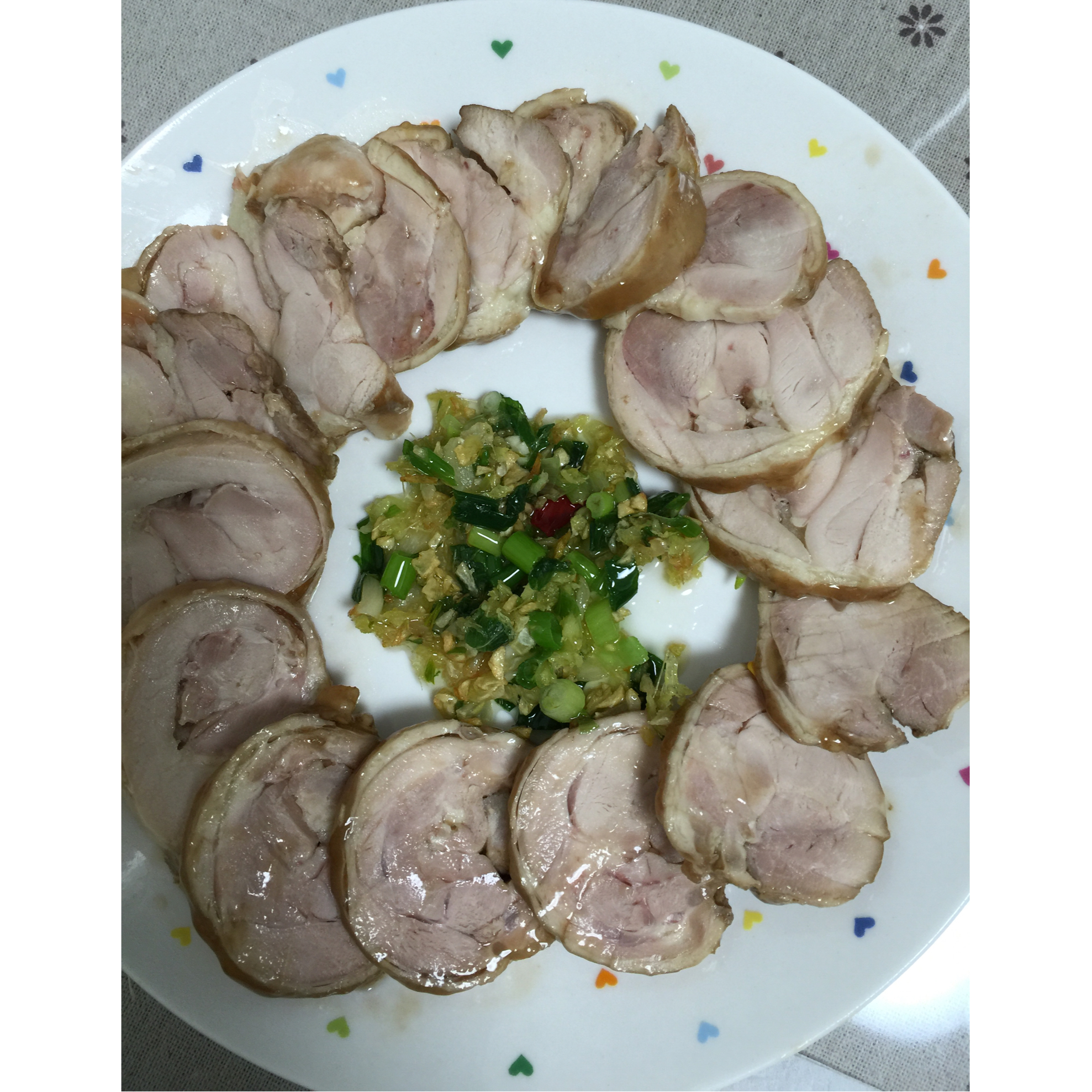 枸杞花雕鸡卷