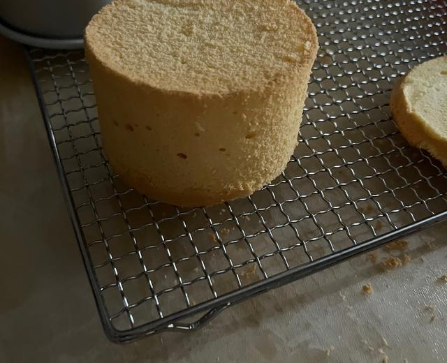 6寸戚风蛋糕胚的做法