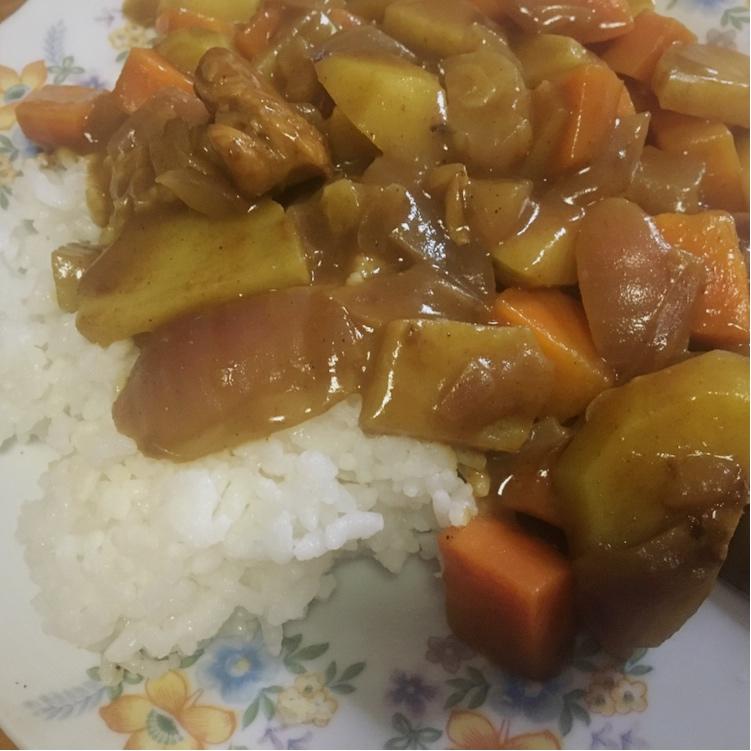 土豆咖喱鸡肉饭