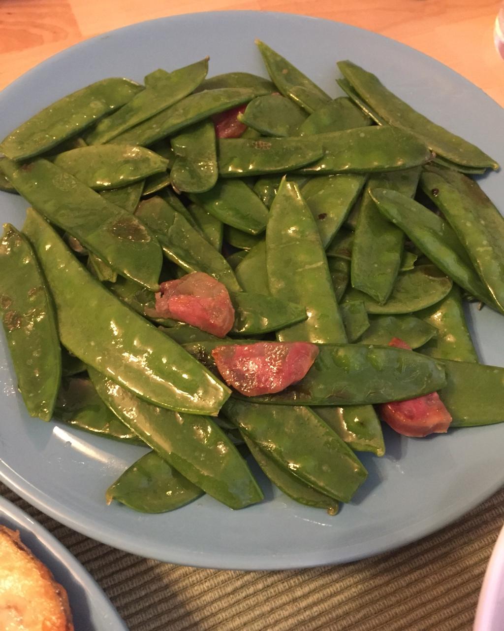 腊肠炒荷兰豆