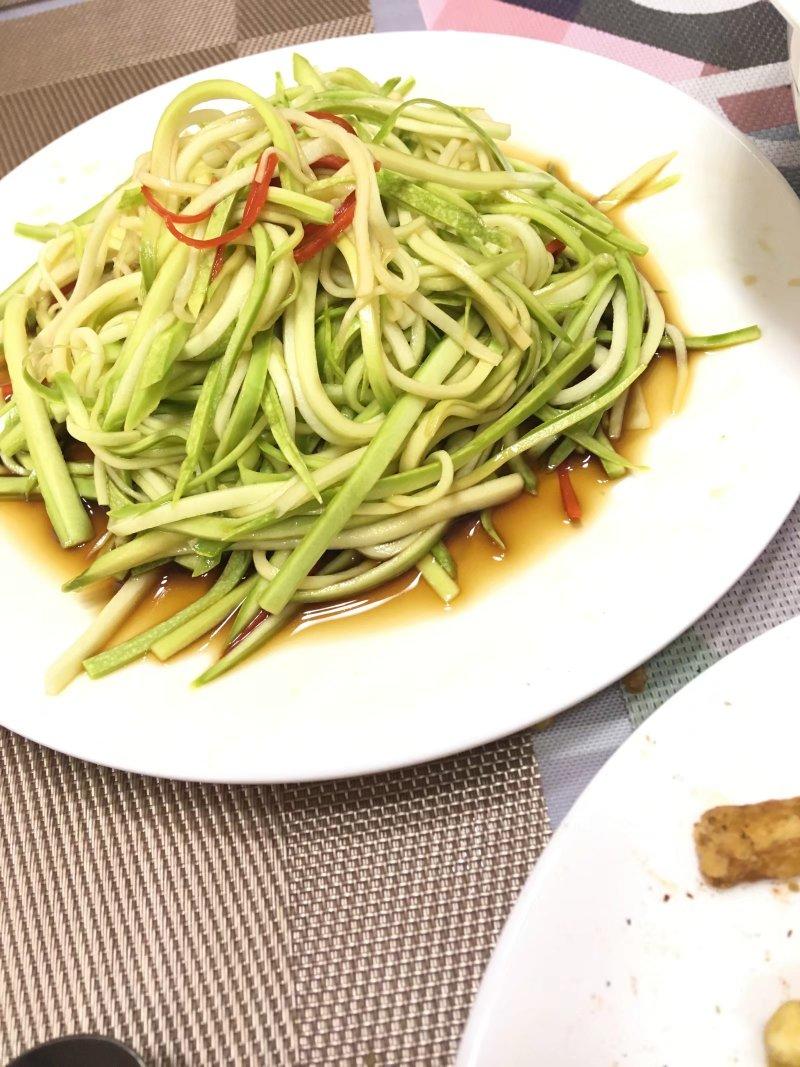 清爽凉拌西葫芦丝
