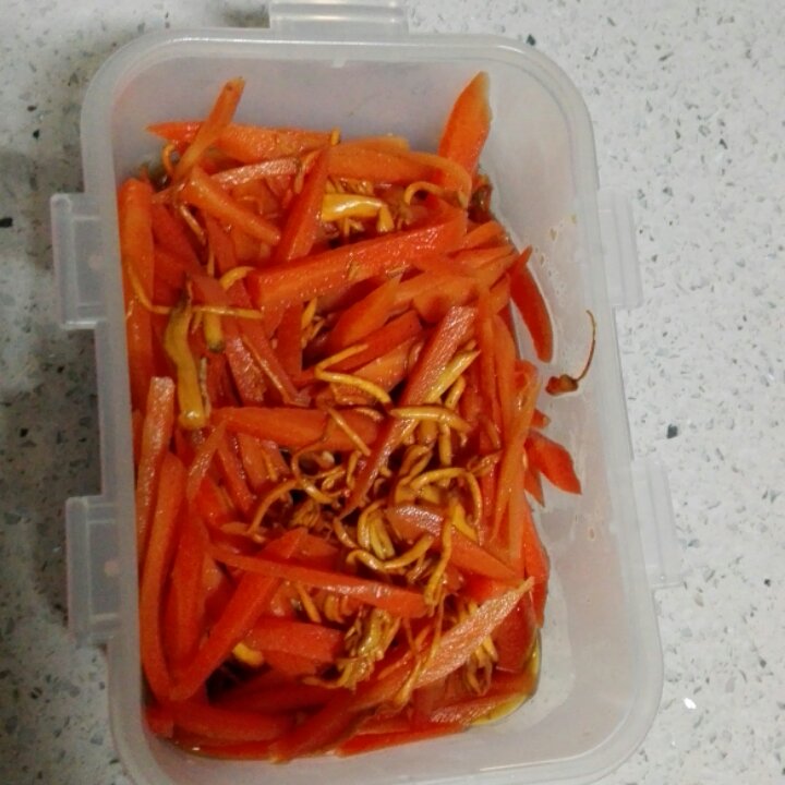 凉拌虫草花