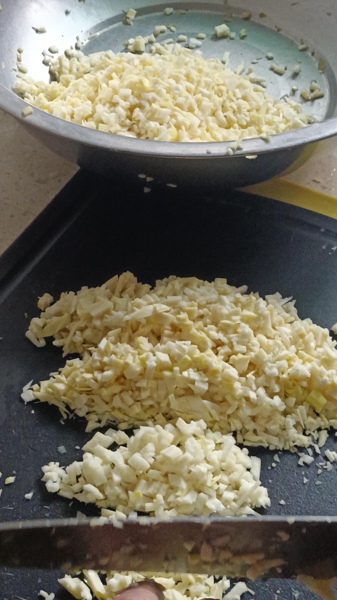 【艾草粉艾草青团】鲜肉春笋雪菜馅