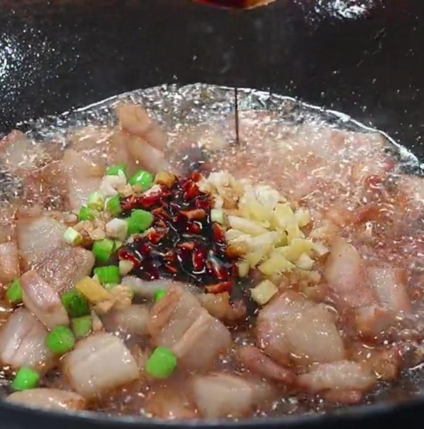 蚕豆韭菜炒肉片的做法 步骤4