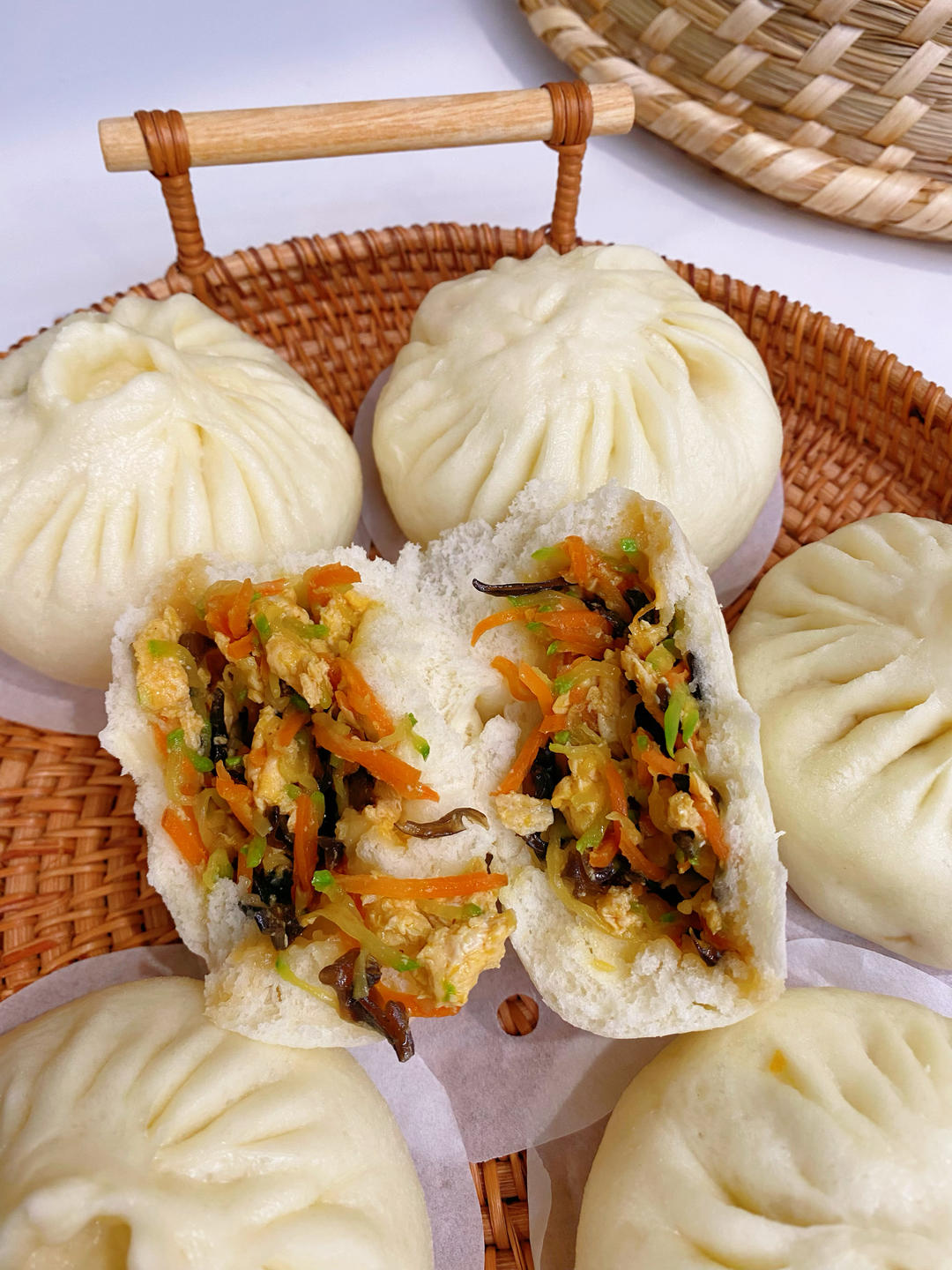 胡萝卜木耳鸡蛋素包子
