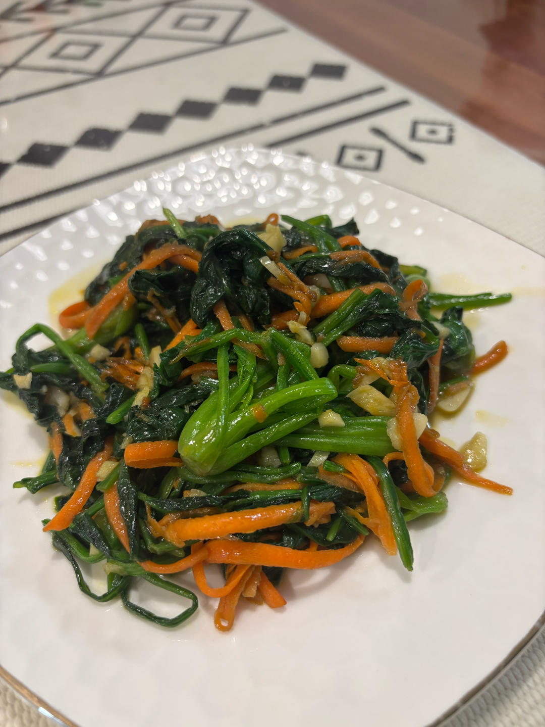 清炒菠菜胡萝卜丝