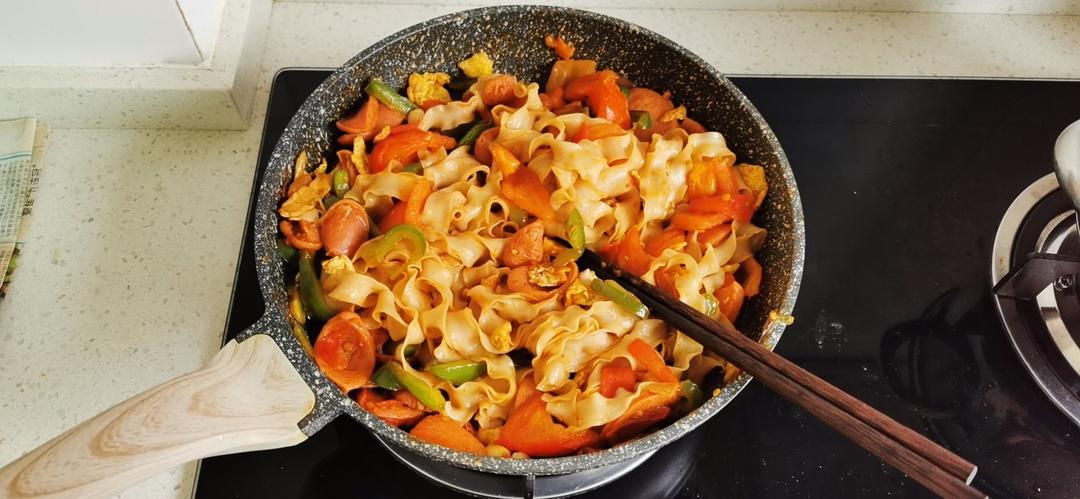 超级无敌香的炒刀削面