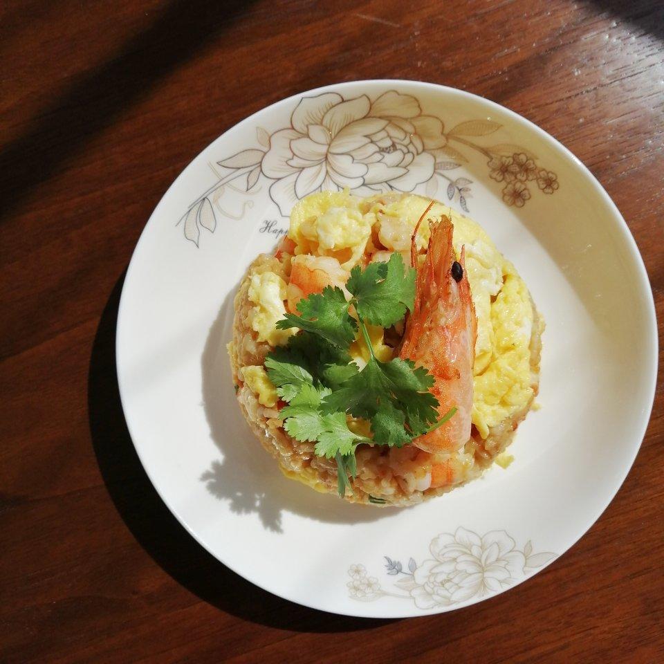 好吃到爆的虾油虾仁咸蛋炒饭