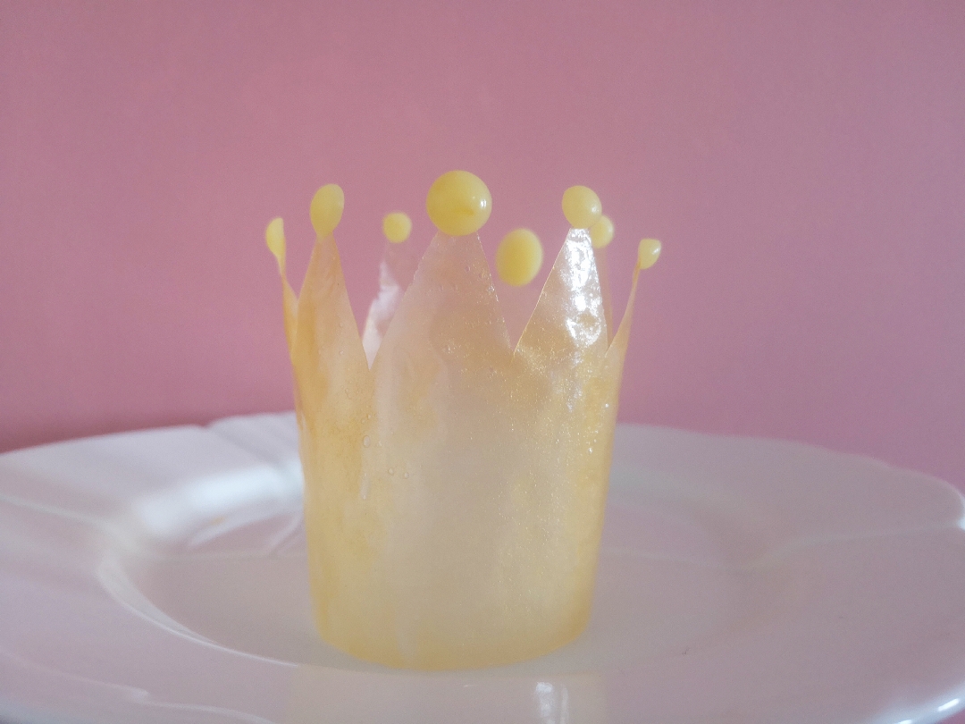能吃的小皇冠（非艾素糖），新手关于蛋糕装饰材料的实践探索的做法 步骤18