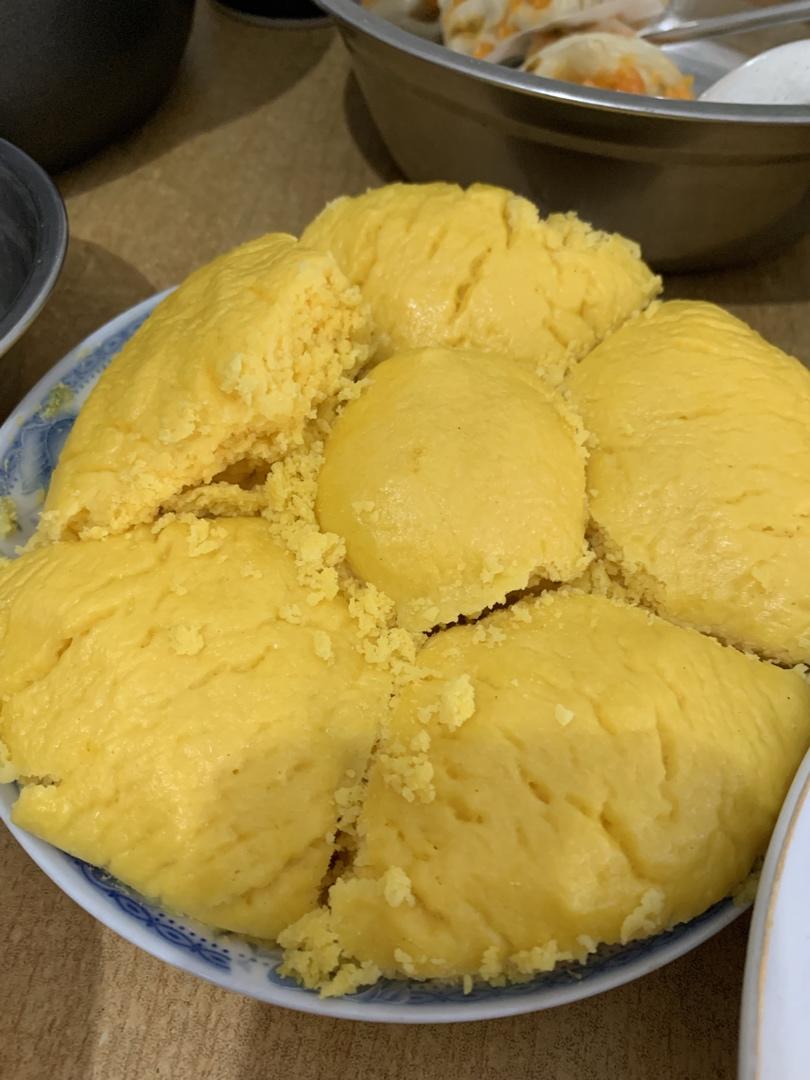 玉米面馒头