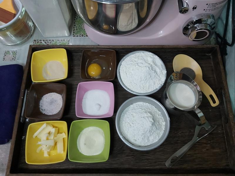 纯奶手撕吐司的做法 步骤1