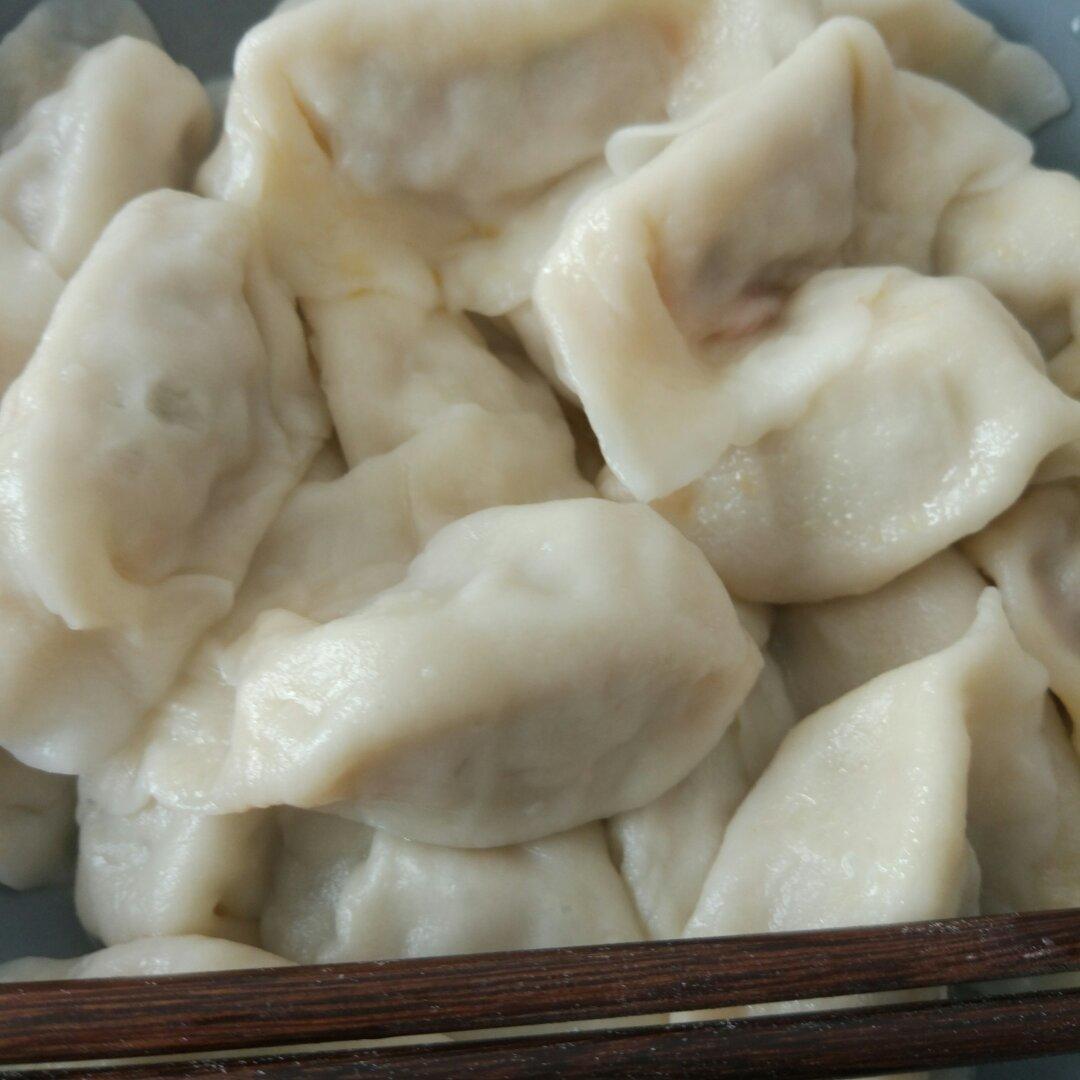 芹菜胡萝卜猪肉水饺