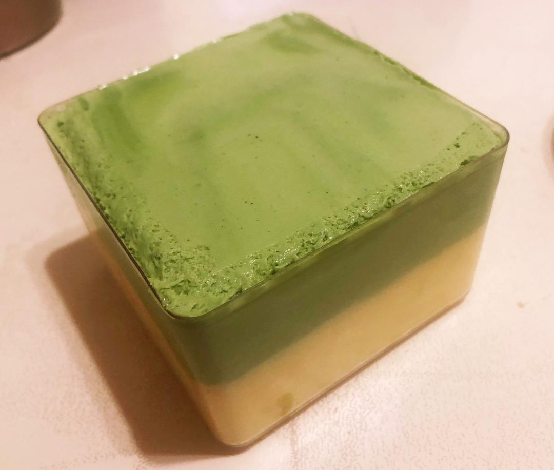 鲜柠抹茶慕斯蛋糕