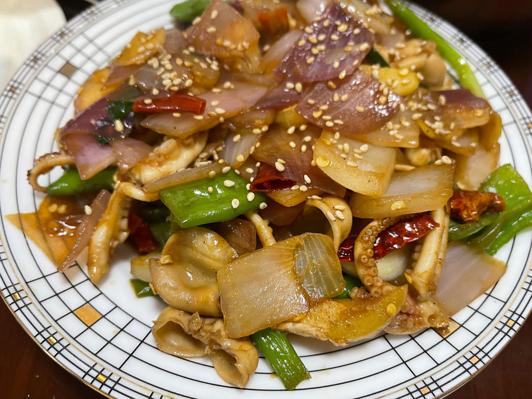 麻辣炒墨鱼仔（干锅墨鱼仔）