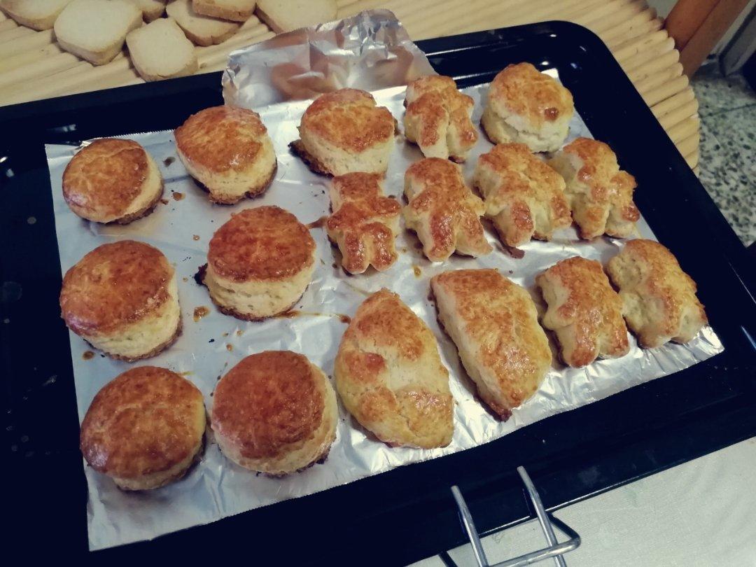 【视频】3分钟 奶油司康Scone(可能是世界上最快手的司康) 消耗淡奶油～