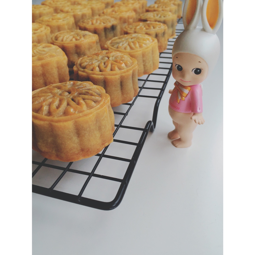 广式月饼——蛋黄莲蓉月饼