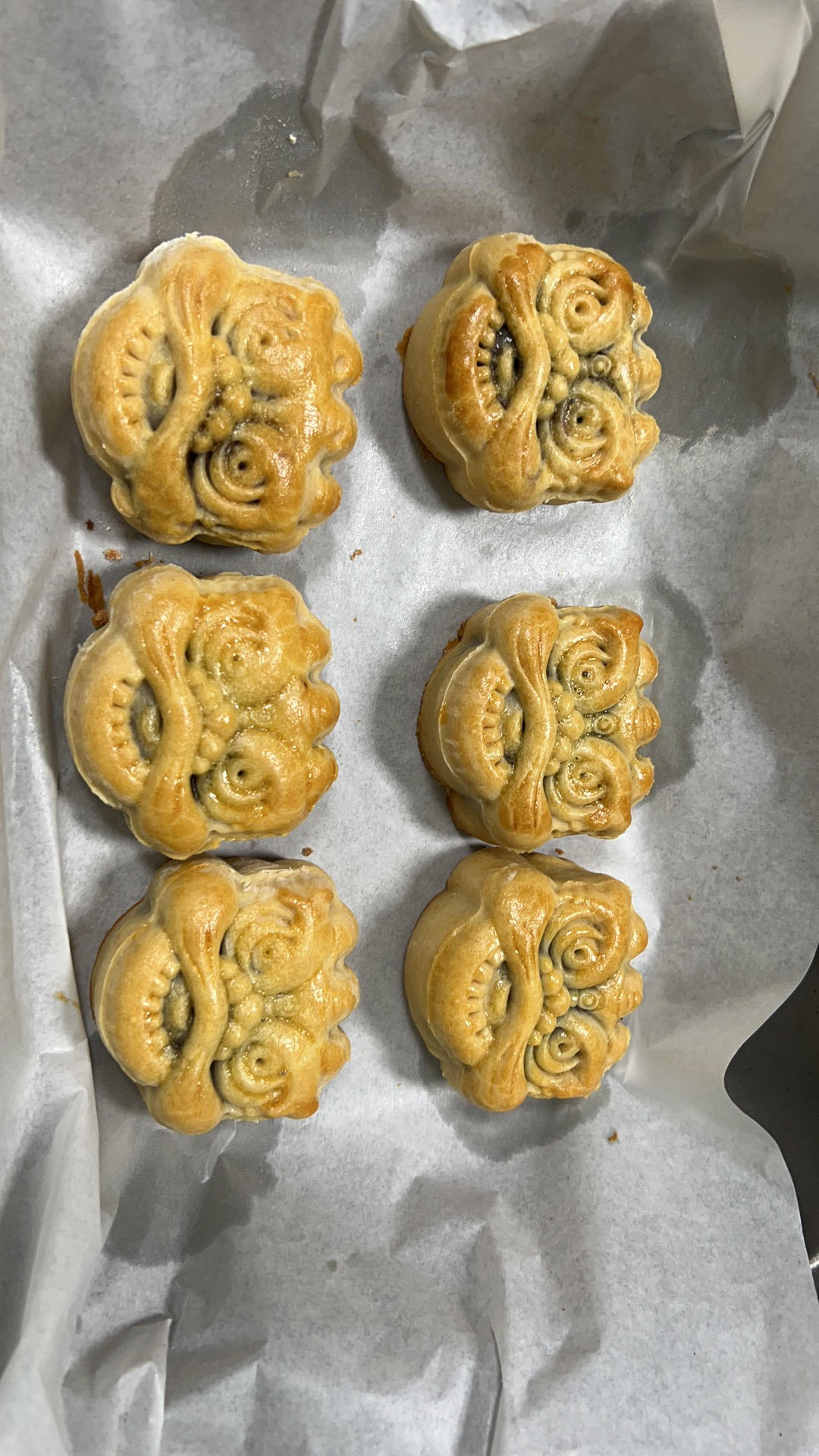 广式豆沙蛋黄月饼
