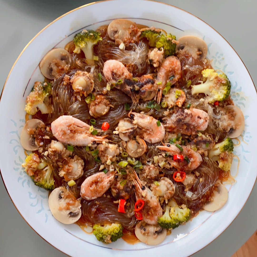 零失败的蒜蓉粉丝蒸扇贝