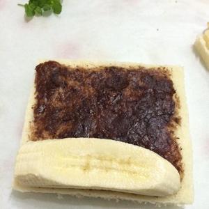豆沙面包寿司卷的做法 步骤2