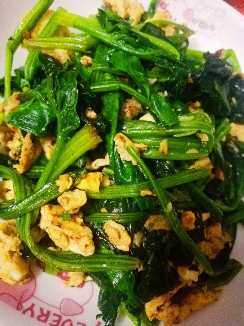 菠菜炒鸡蛋