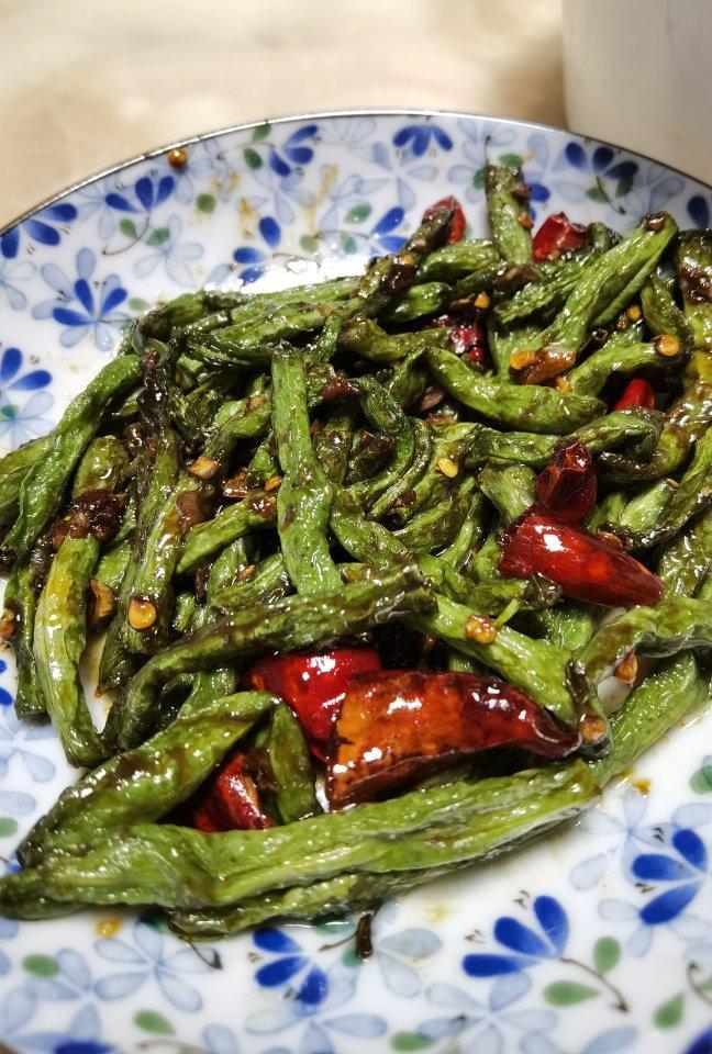 非常简单美味的家常菜～干煸四季豆