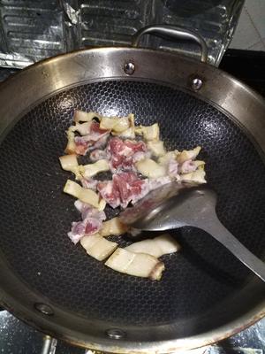 潮汕咸菜炒猪肉的做法 步骤4