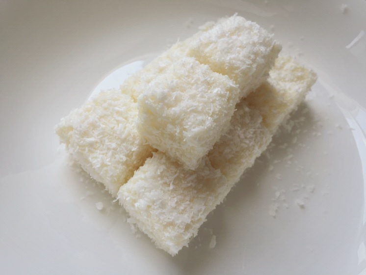 完胜85度C牛奶椰丝小方