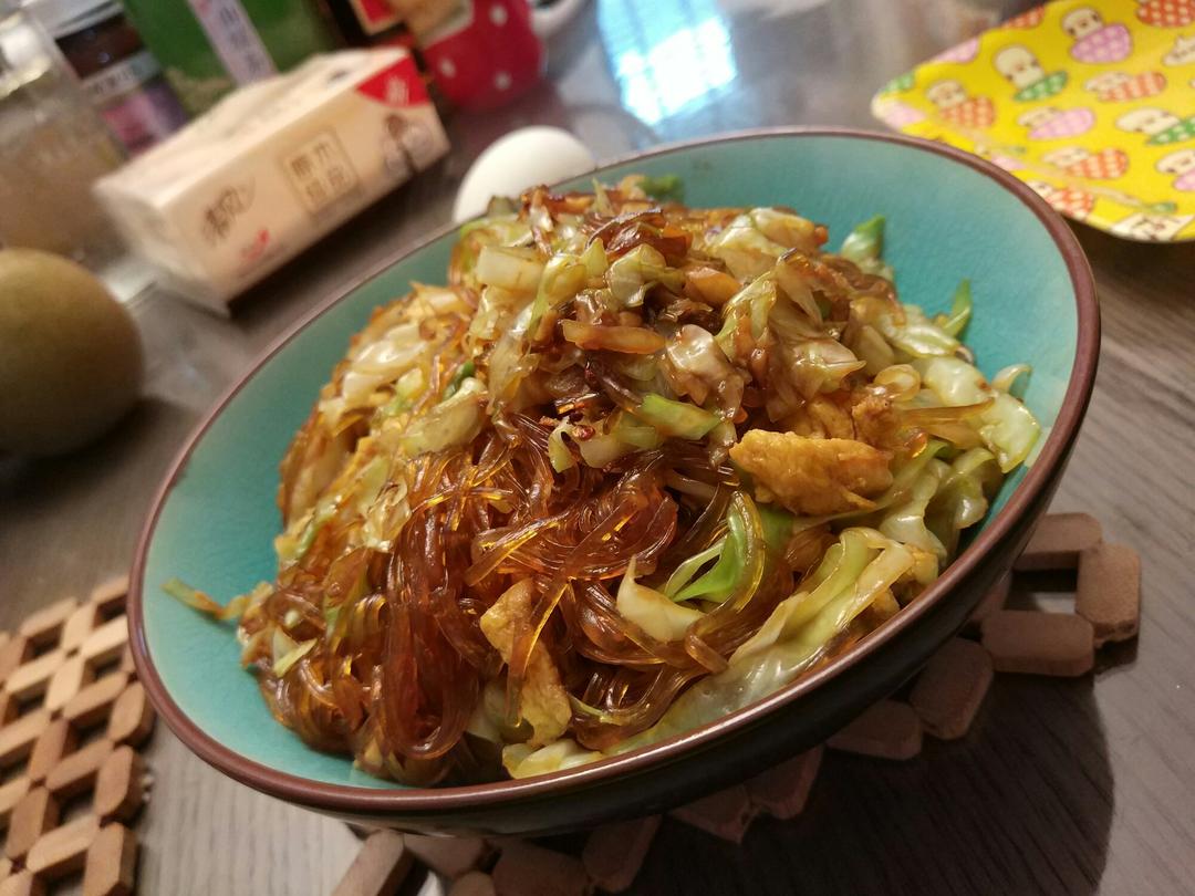 包菜粉丝炒鸡蛋