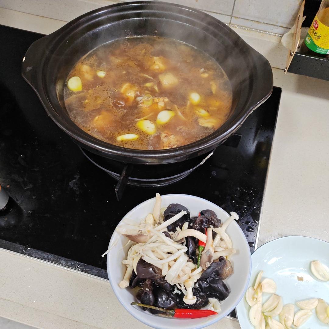 砂锅鸡