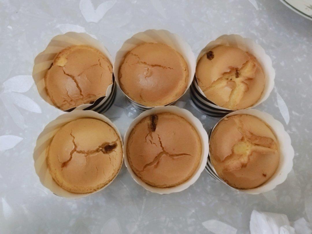 不塌不凹的纸杯戚风蛋糕
