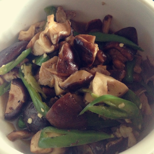 香菇炒肉，超级下饭哦
