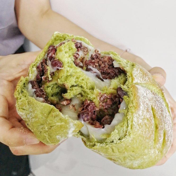 抹茶红豆麻糬软欧面包