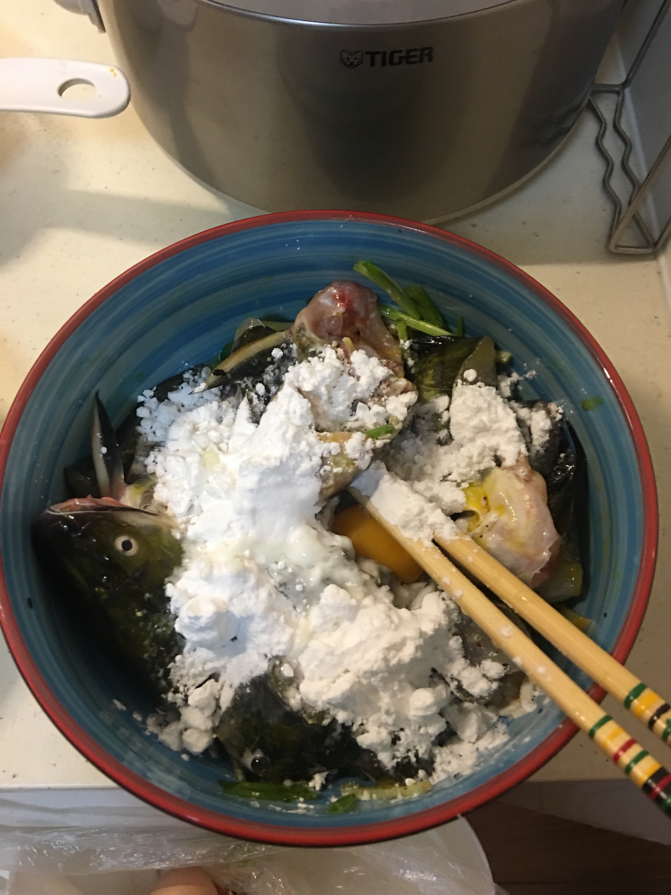 昂刺鱼豆腐番茄汤的做法 步骤2
