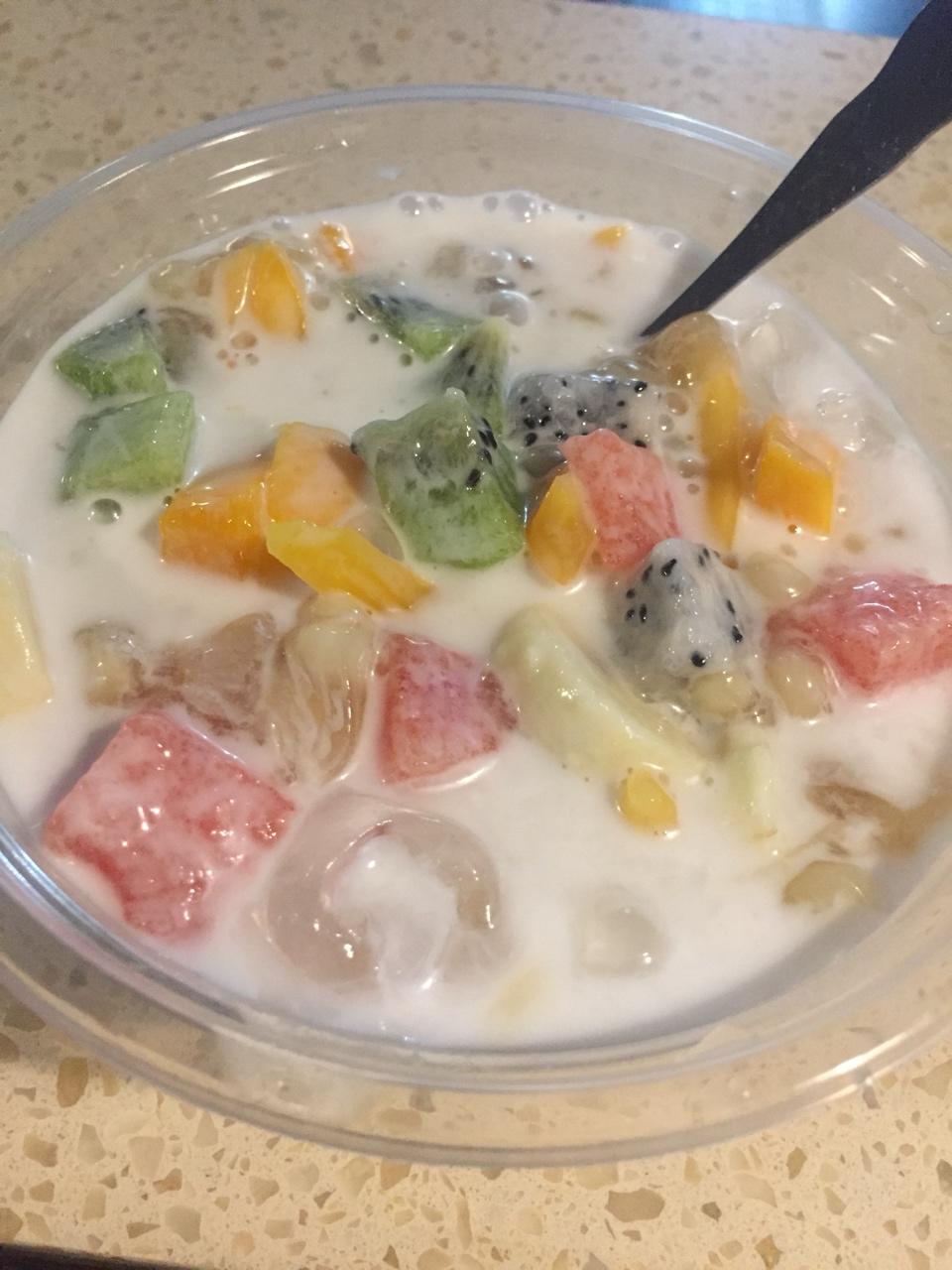 哈哈哈尼妹做的越南水果捞