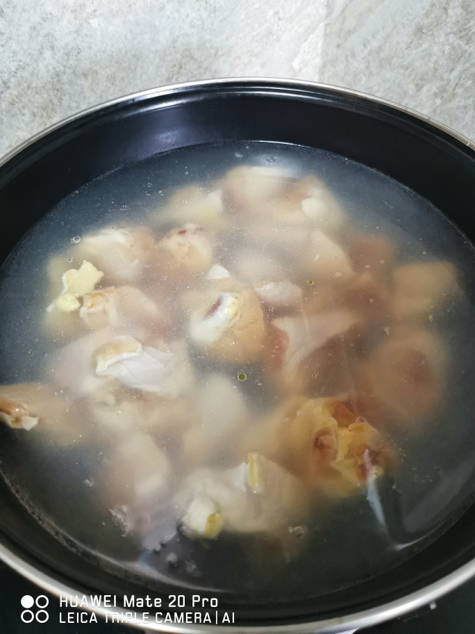 土豆炖（炒）鸡腿的做法 步骤1
