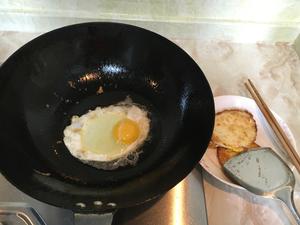 浇汁煎蛋的做法 步骤1