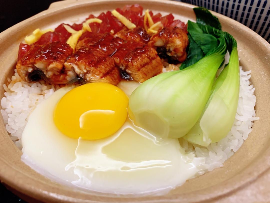 广式腊味煲仔饭